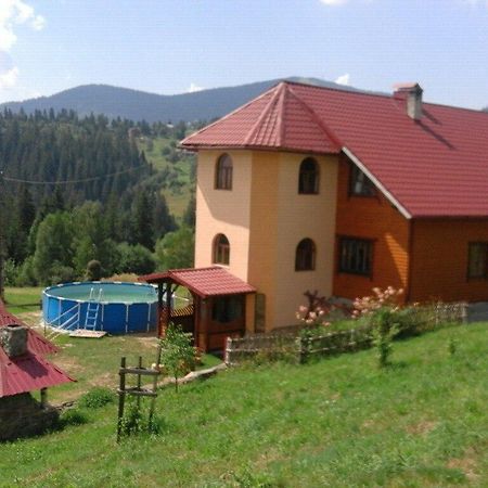 Zacharovany Karpaty Slavske Buitenkant foto