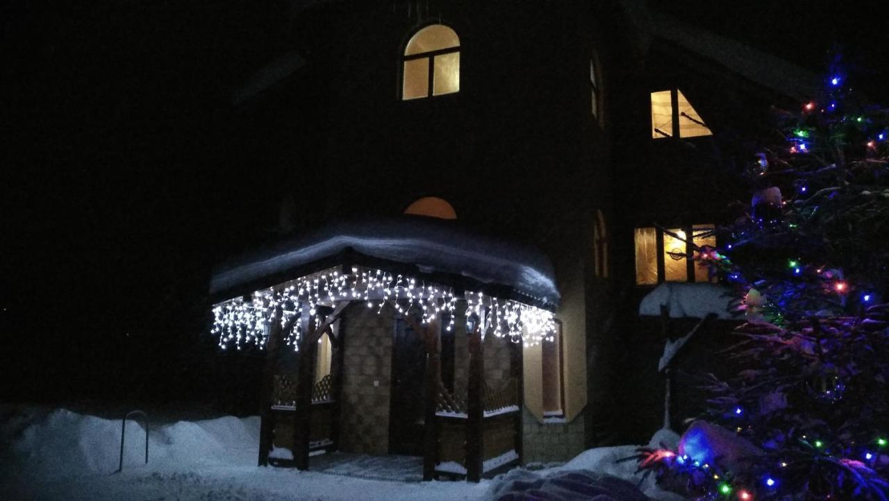 Zacharovany Karpaty Slavske Buitenkant foto
