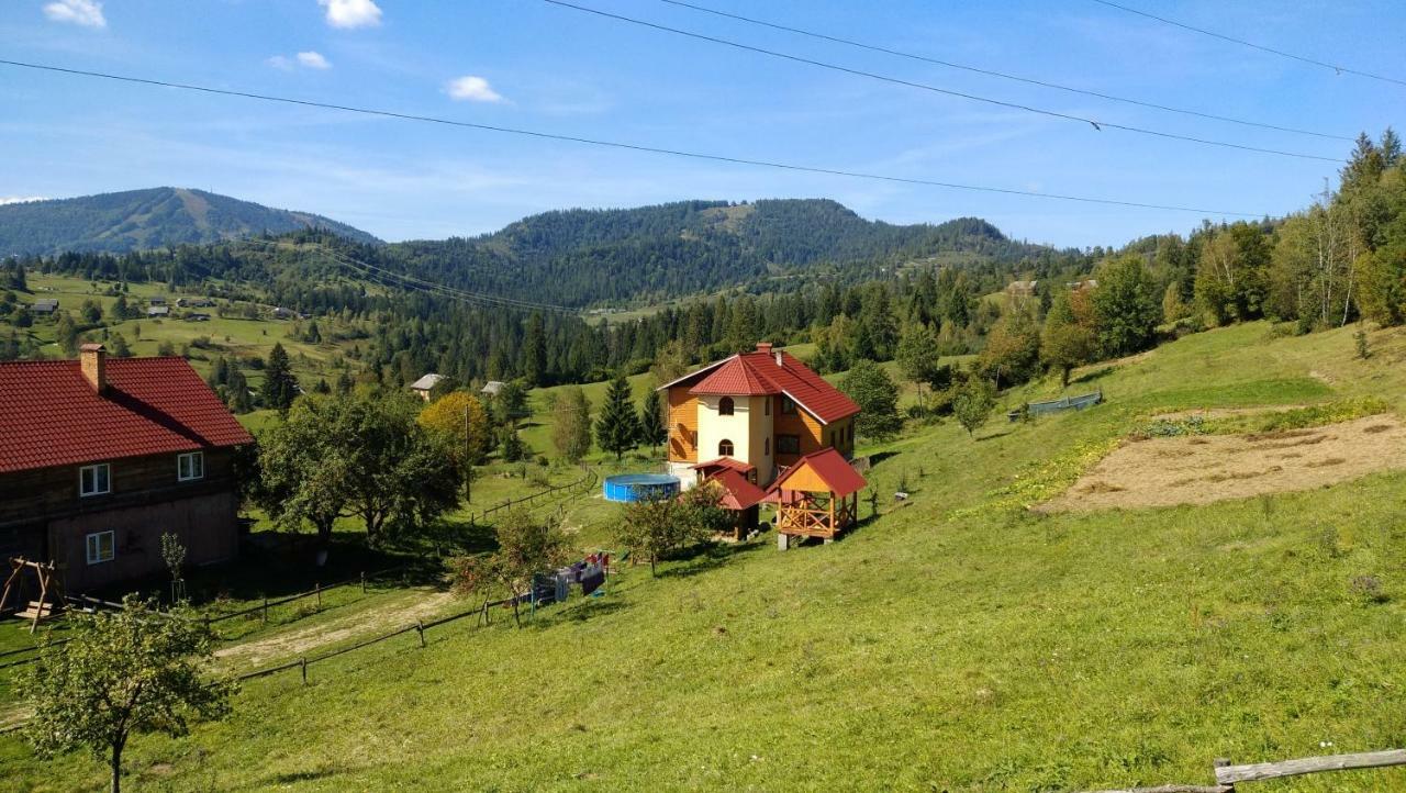 Zacharovany Karpaty Slavske Buitenkant foto